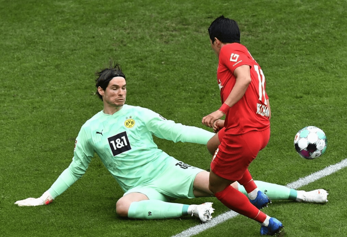 犹他爵士训练开放日；冲刺阶段更衣室发声引欢呼；德甲在即；训练强度明显提升的简单介绍