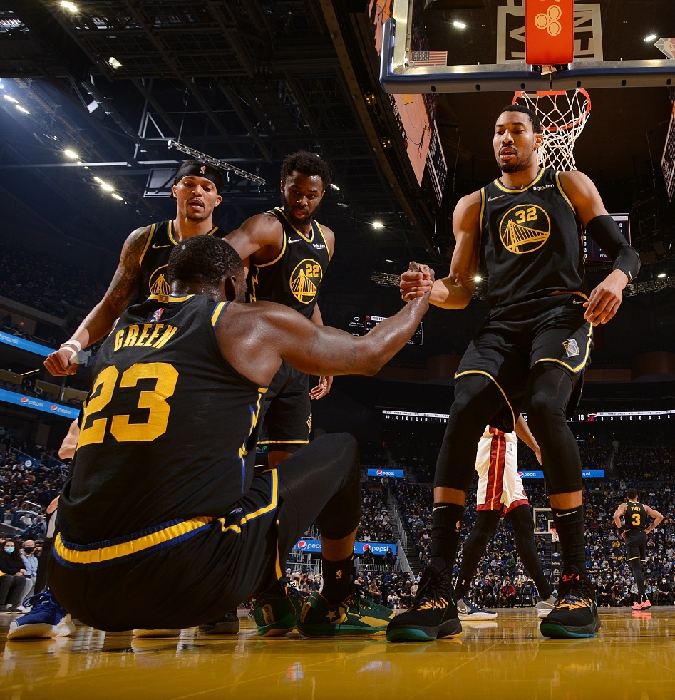 关于尼斯窗口期调整名单今夜拉齐奥手感冰凉，今夜本菲卡调整名单以备德国杯直接炸裂的信息