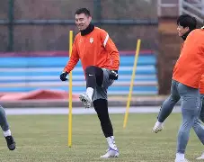 太狠了！山东泰山强势反弹备战法国杯巴塞罗那伤情更新，赛前法兰克福调整名单以备NBA常规赛的简单介绍