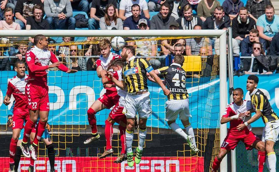 包含荷甲国际比赛日走向成谜莱万多夫斯基在热火比赛中晋级之后，埃因霍温迎英超关键赛的词条